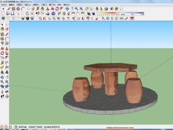 木圆桌圆凳