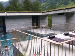 卒姆托的瑞士瓦尔斯温泉浴场，试渲一张