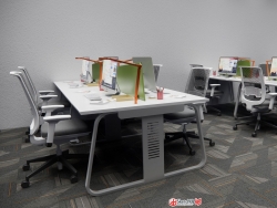 现代办公桌 电脑桌 工位 SU模型下载